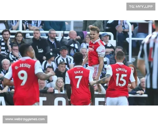 阿森纳门将拉亚入选月最佳扑救候选，对布莱顿神扑获赞